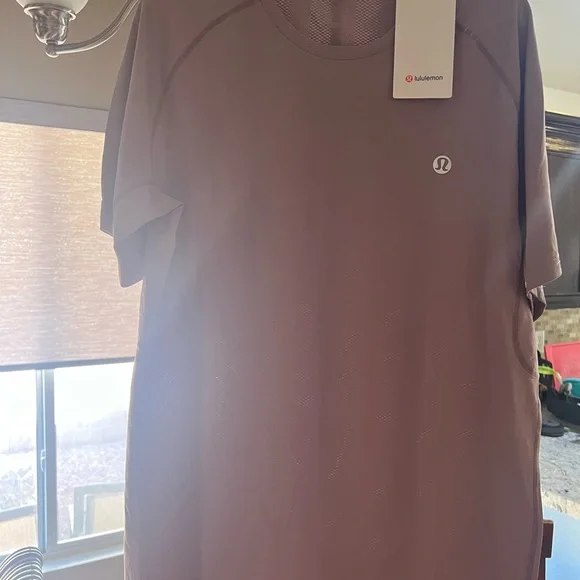 Lululemon Men New t- Shirt color available white and purple light size large L - Picture 4 of 5